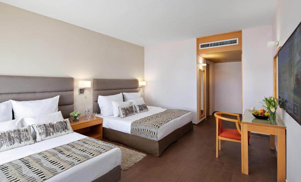 C Hotel Neve Ilan Exterior foto