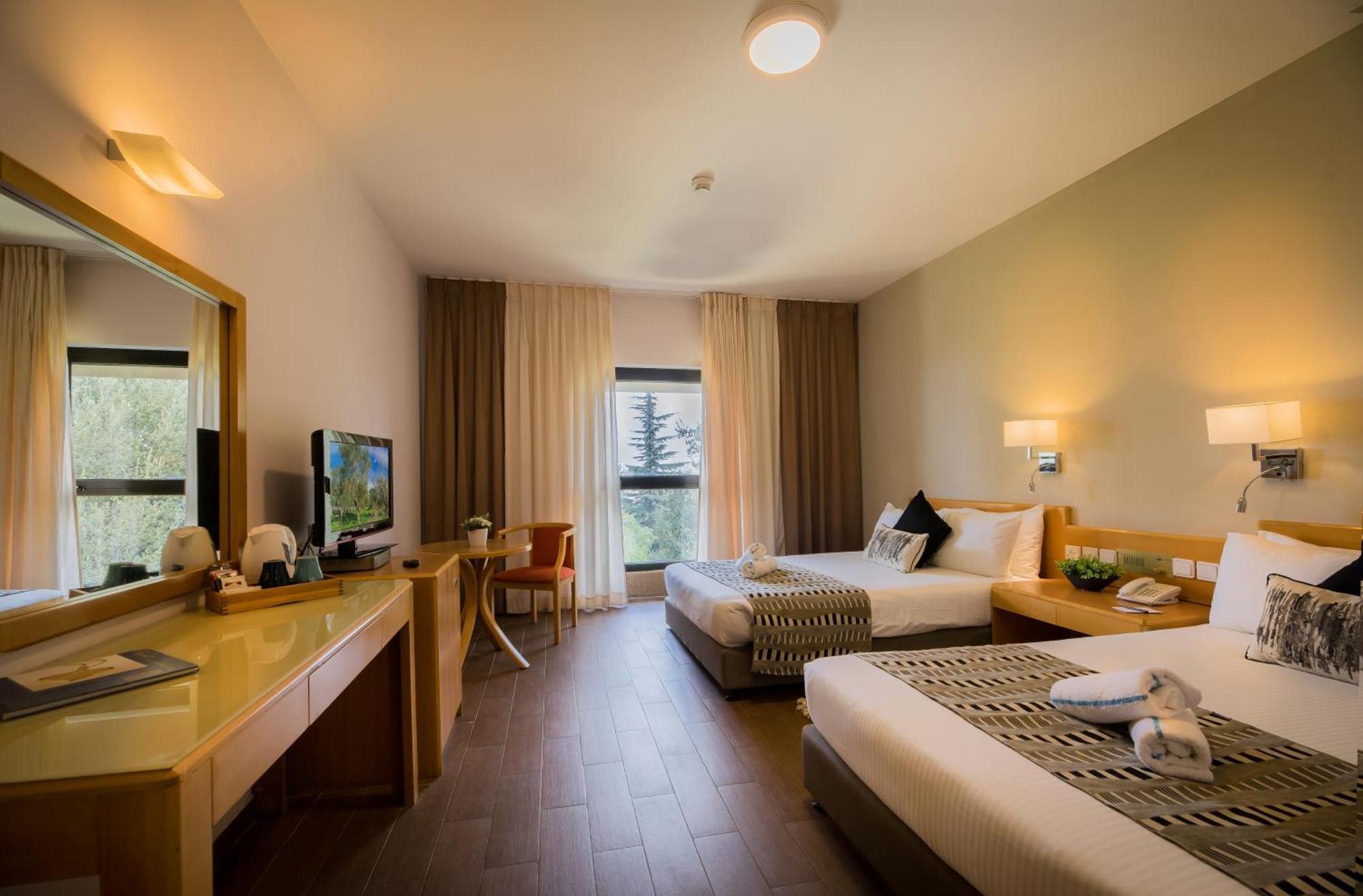 C Hotel Neve Ilan Exterior foto