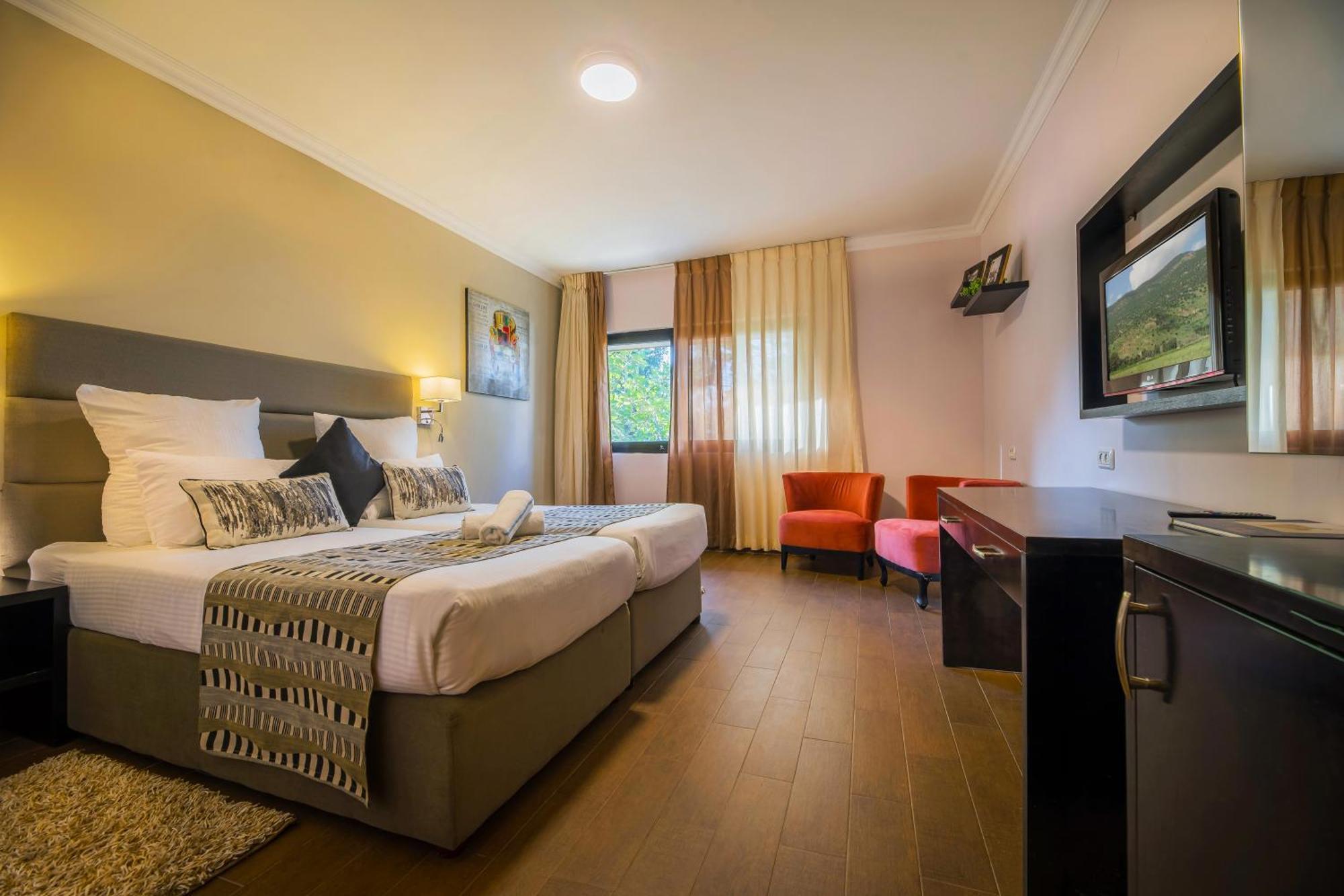 C Hotel Neve Ilan Exterior foto