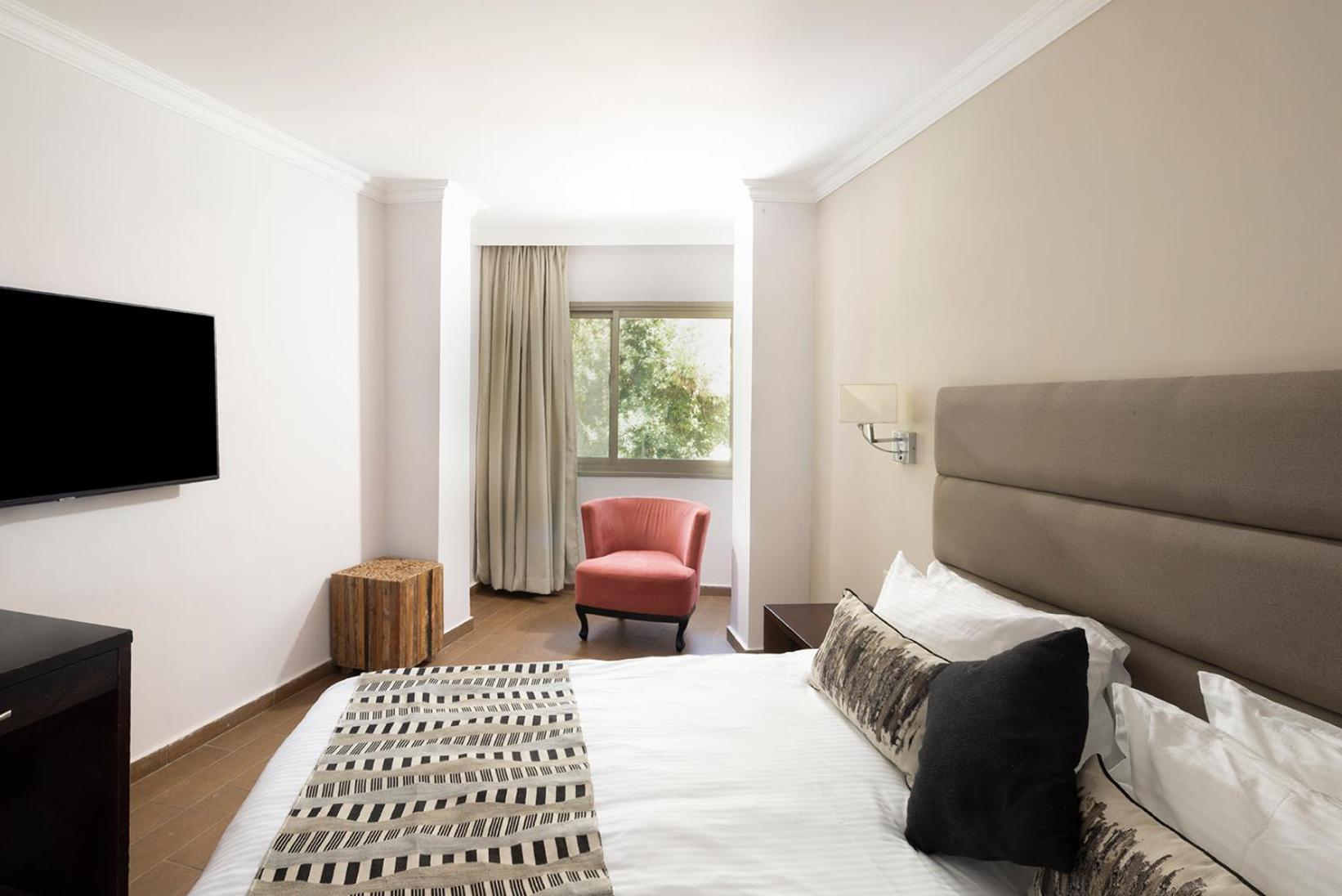 C Hotel Neve Ilan Exterior foto