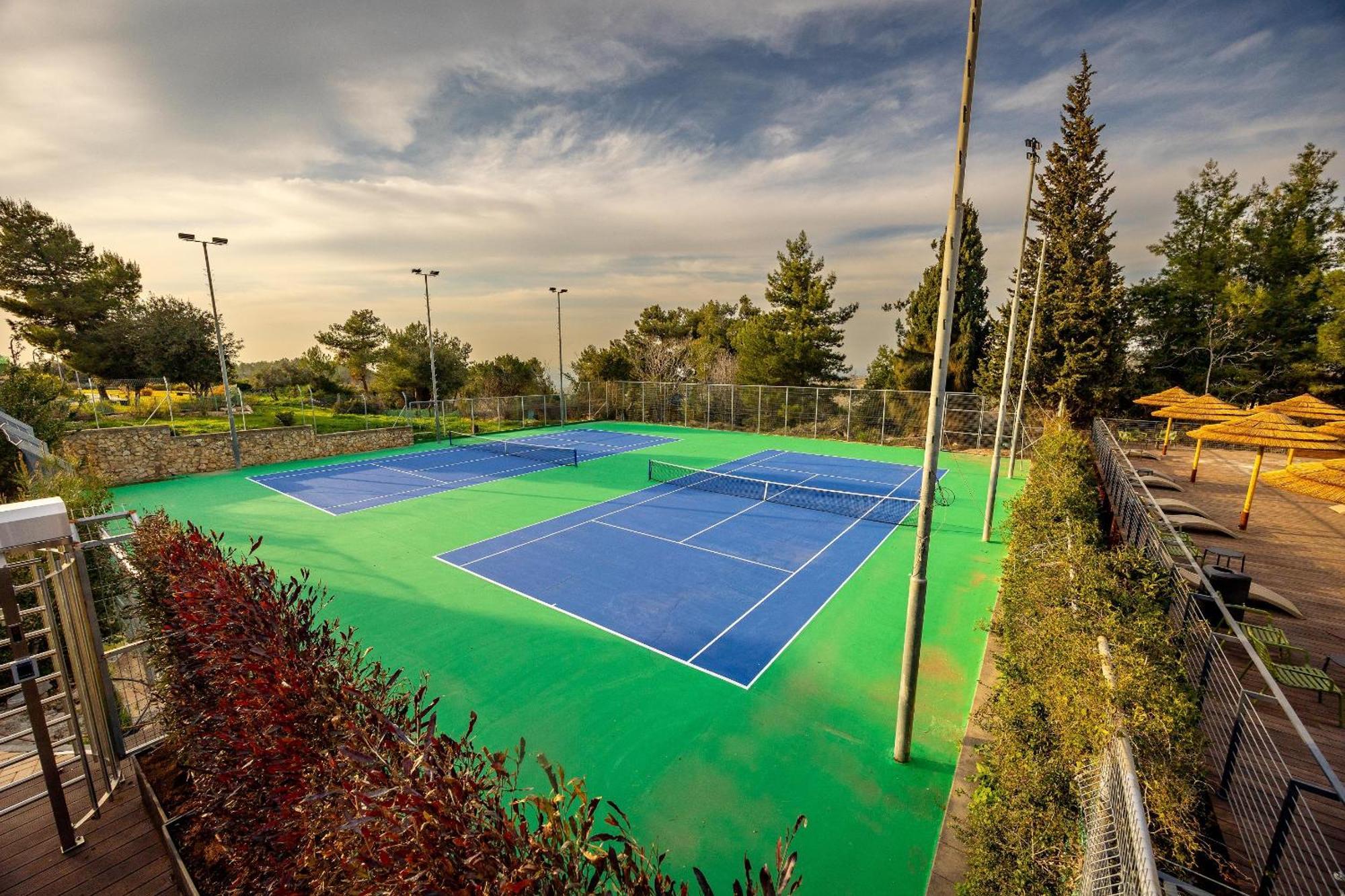 C Hotel Neve Ilan Exterior foto